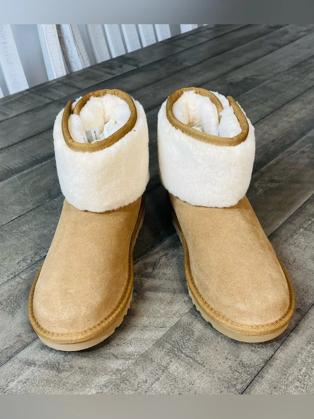 UGG Kids' Classic Jona Luxury Boot – Chestnut/Cognac Suede Size 3 Youth